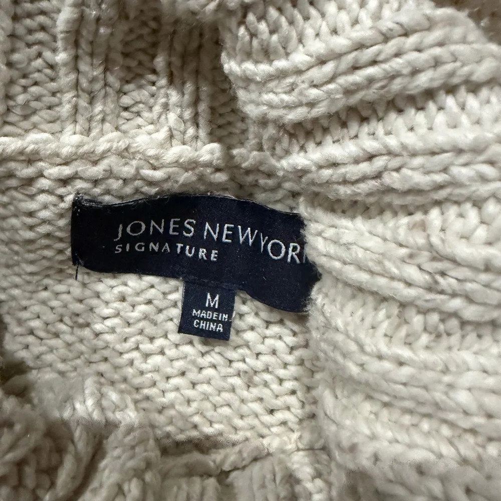 Late 1990s/Y2K Jones New York Signature Oatmeal Chunky Cable-Knit Turtleneck Swe